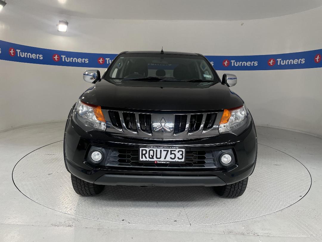 Photo '2' of Mitsubishi Triton