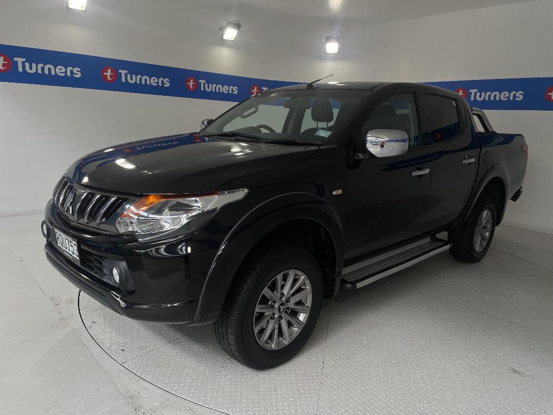 Photo '4' of Mitsubishi Triton