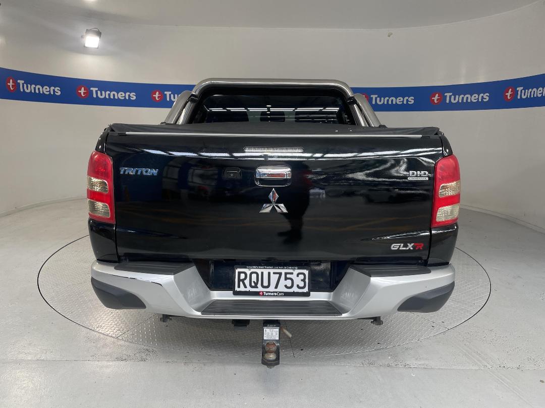 Photo '6' of Mitsubishi Triton