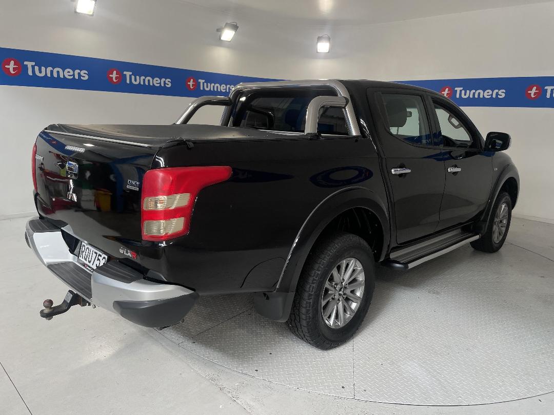 Photo '7' of Mitsubishi Triton