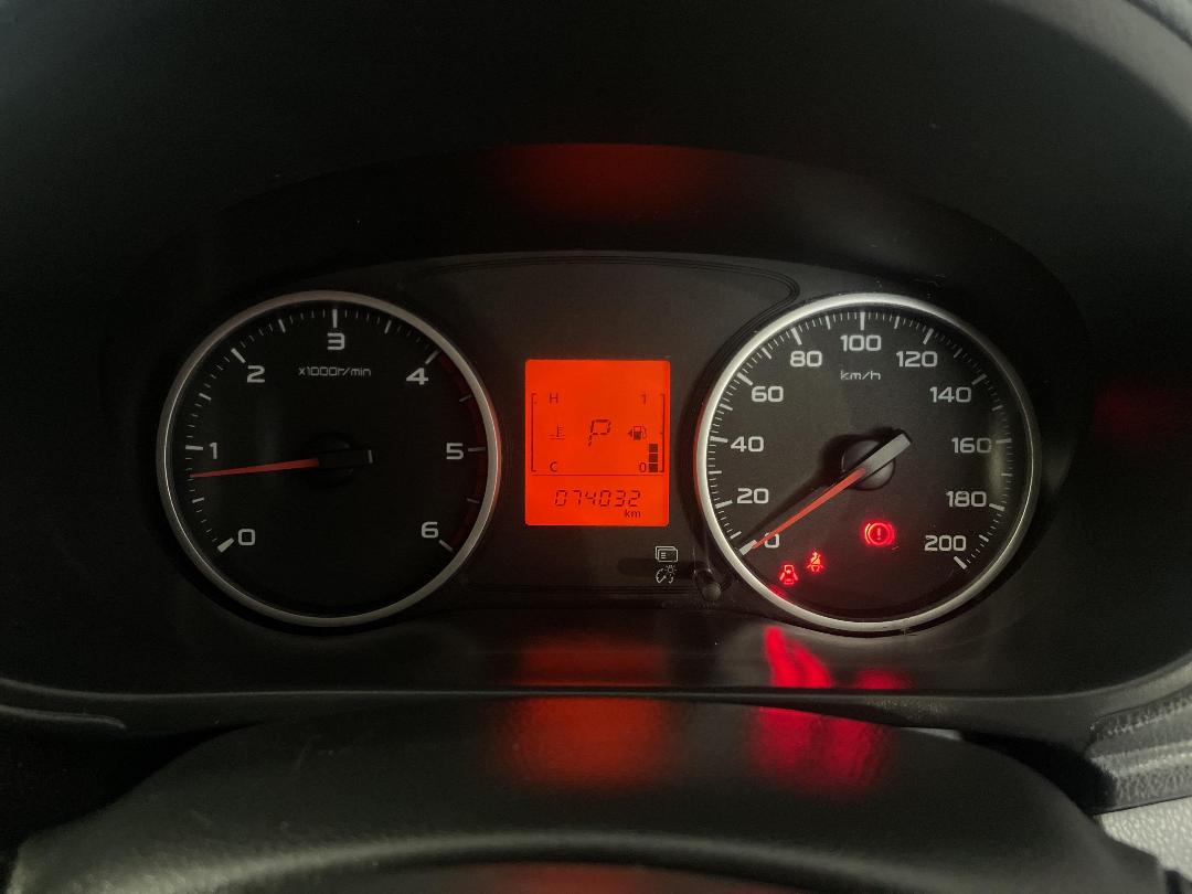 Photo '21' of Mitsubishi Triton