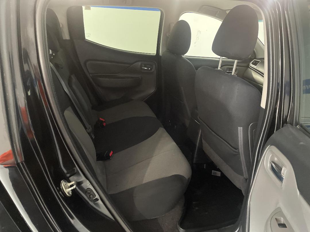 Photo '20' of Mitsubishi Triton