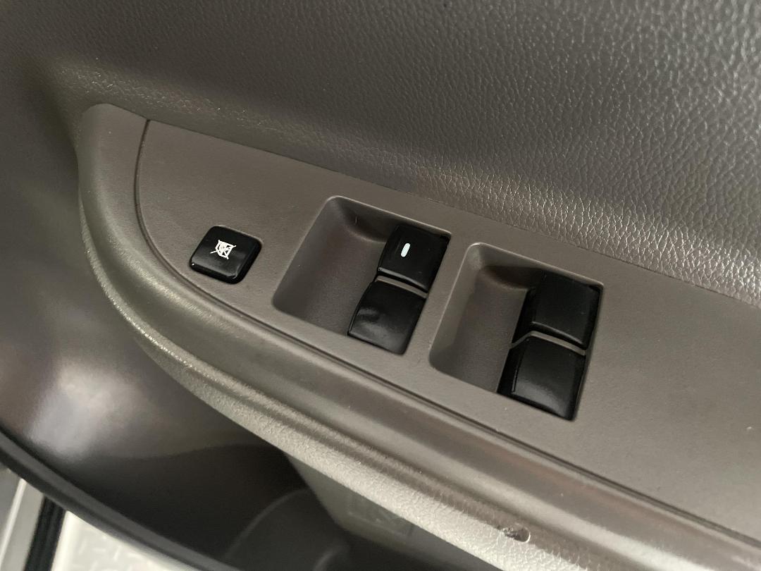 Photo '24' of Mitsubishi Triton