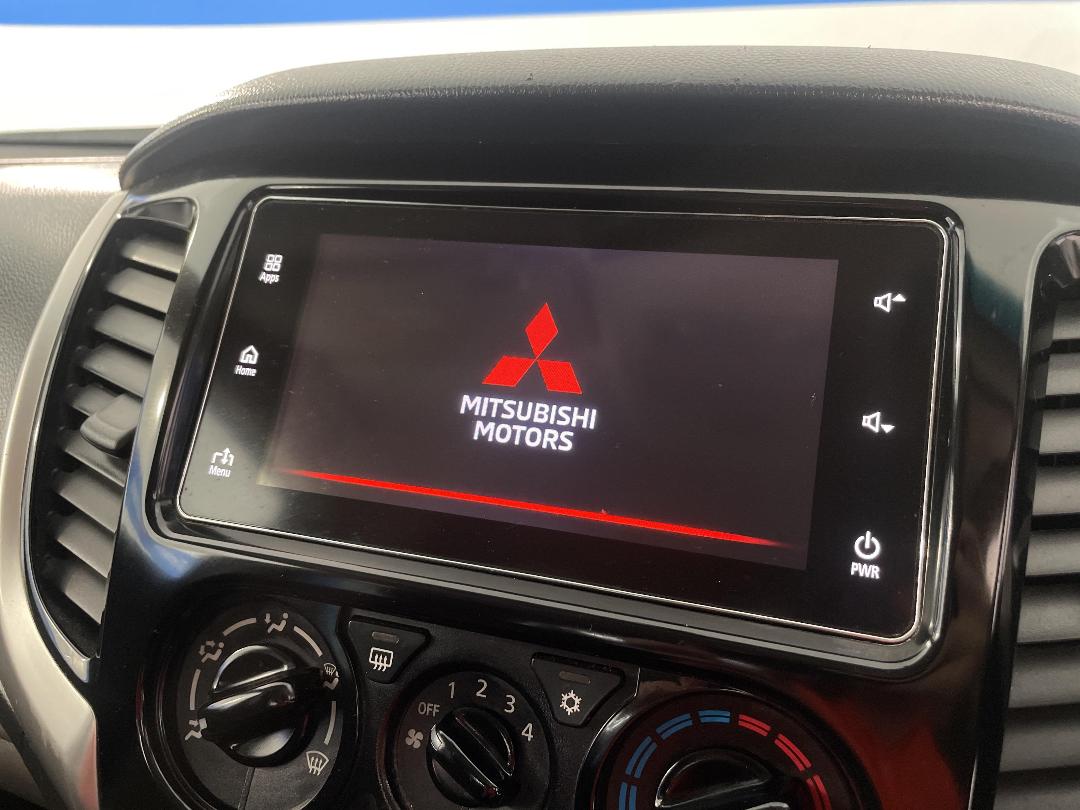 Photo '29' of Mitsubishi Triton