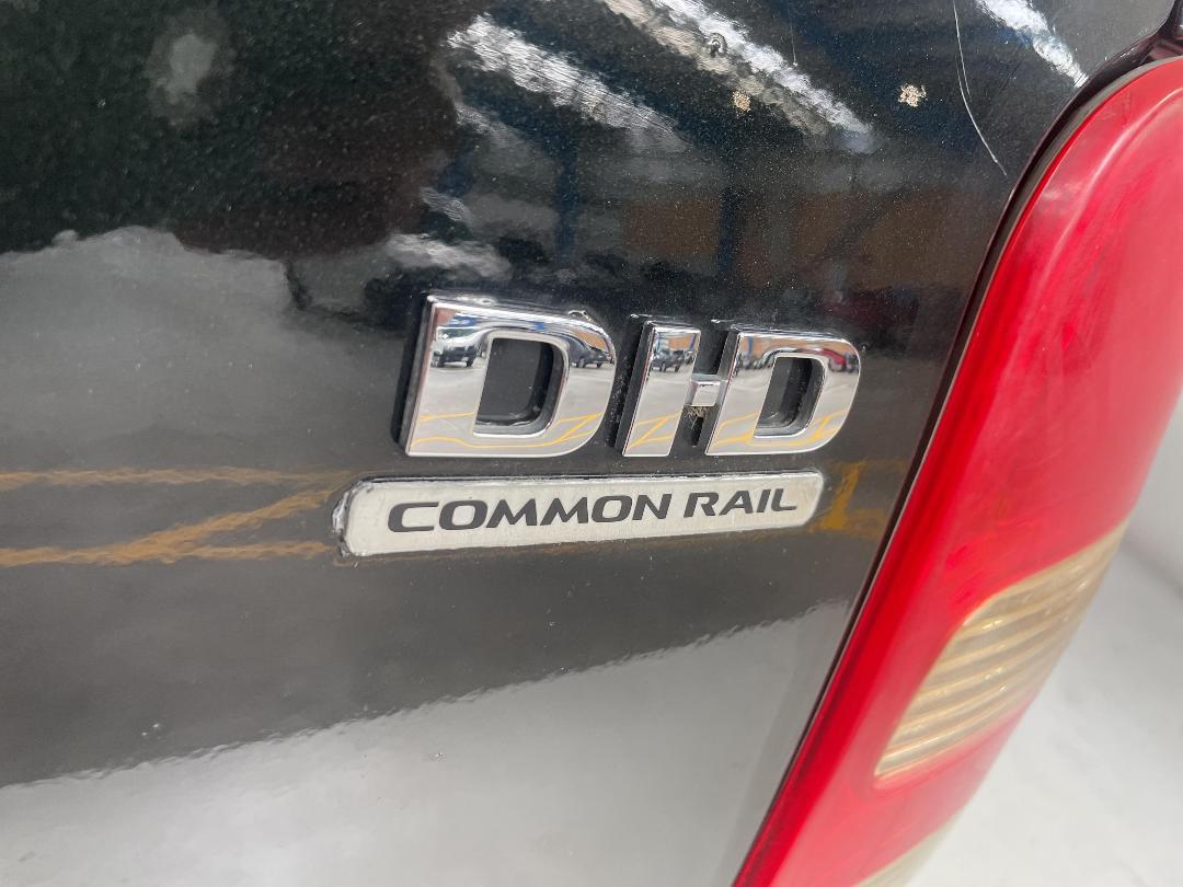 Photo '37' of Mitsubishi Triton