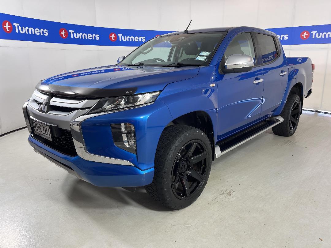 Photo '4' of Mitsubishi Triton