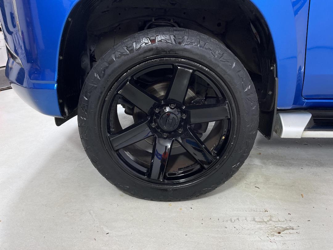 Photo '10' of Mitsubishi Triton