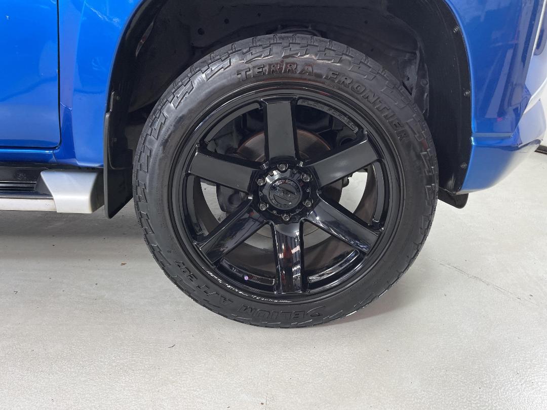 Photo '9' of Mitsubishi Triton