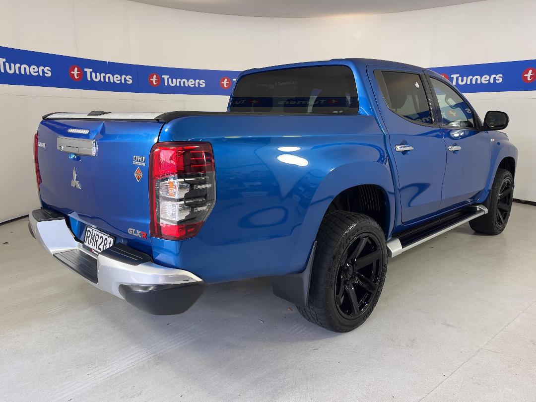 Photo '7' of Mitsubishi Triton