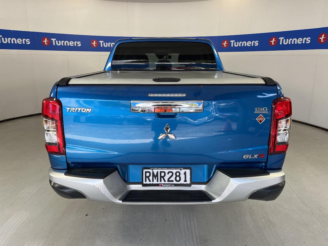 Photo '6' of Mitsubishi Triton