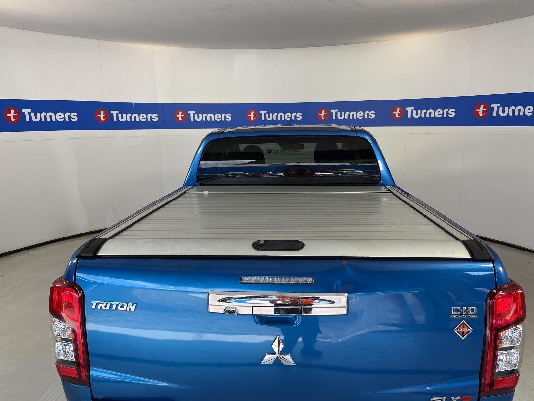 Photo '14' of Mitsubishi Triton