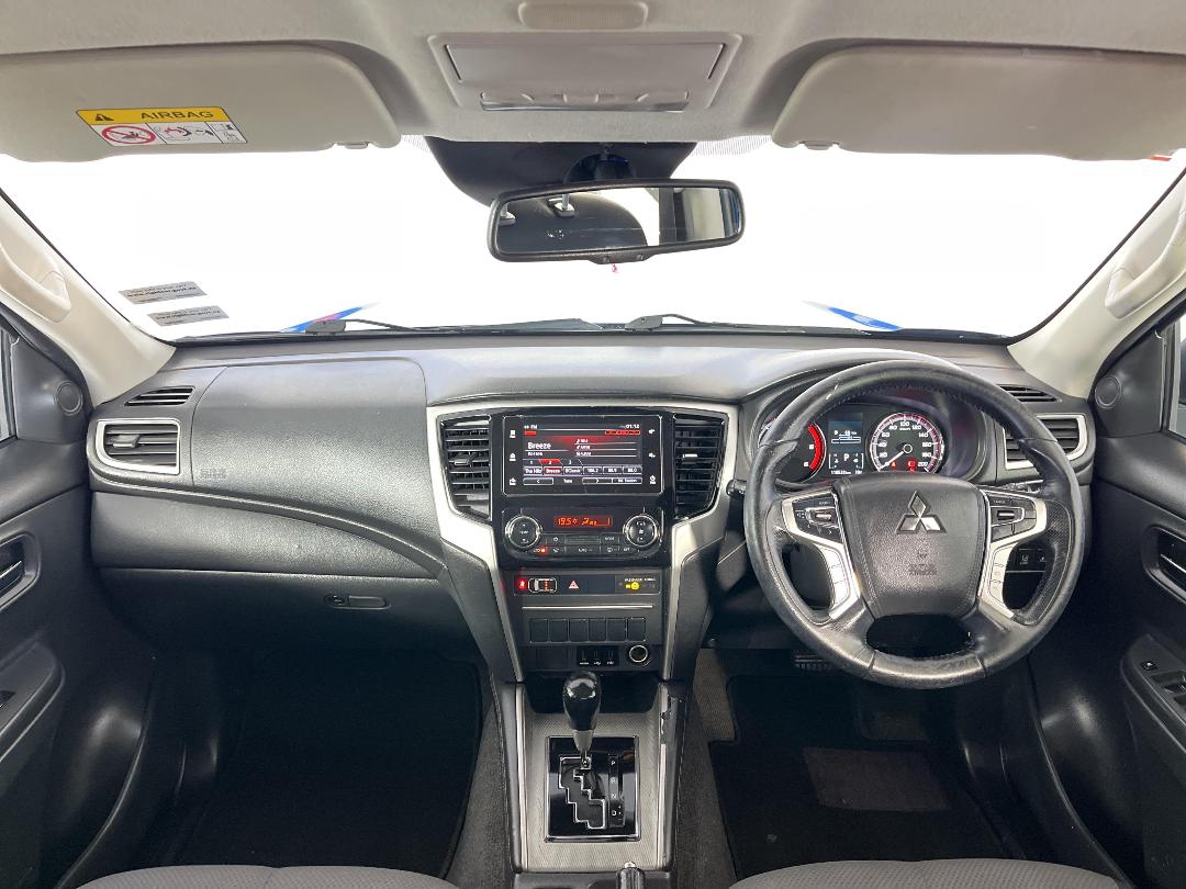 Photo '17' of Mitsubishi Triton