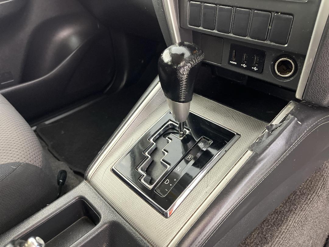 Photo '18' of Mitsubishi Triton