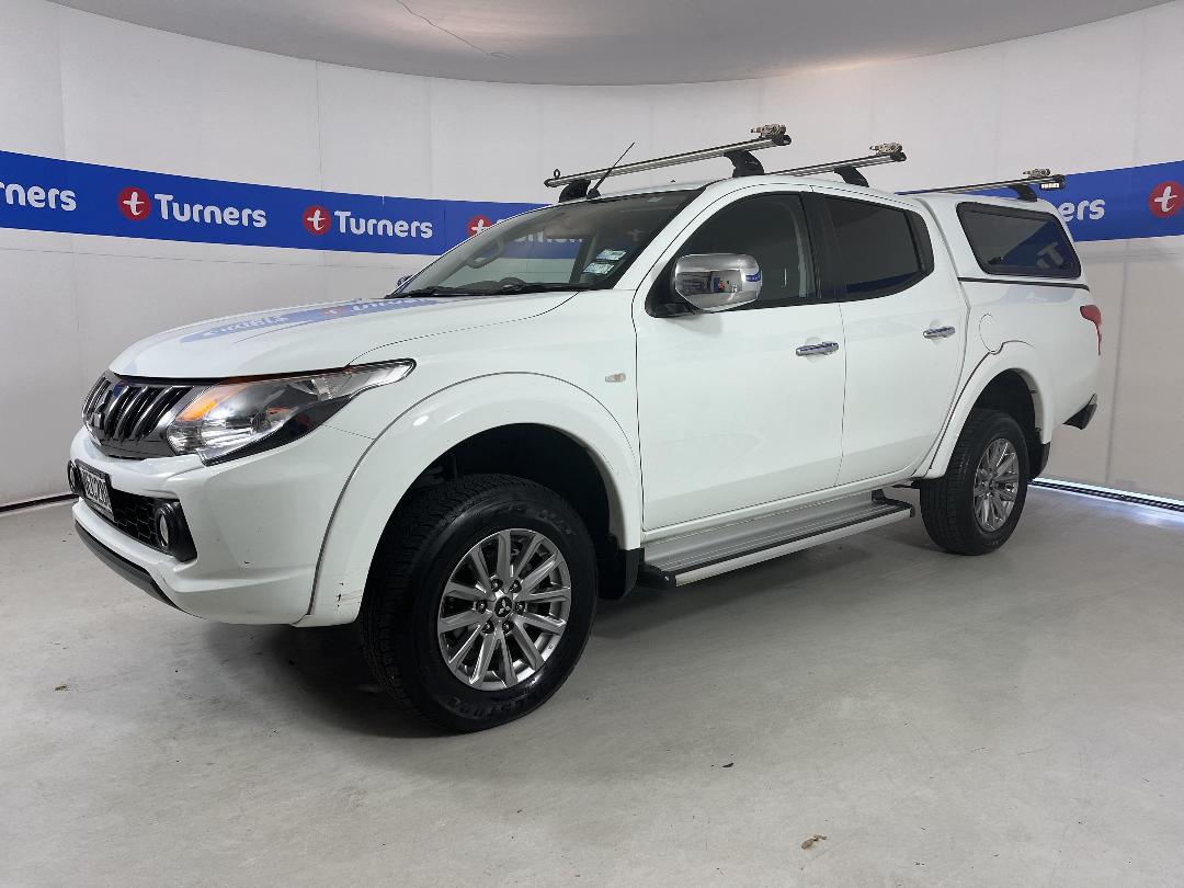 Photo '4' of Mitsubishi Triton