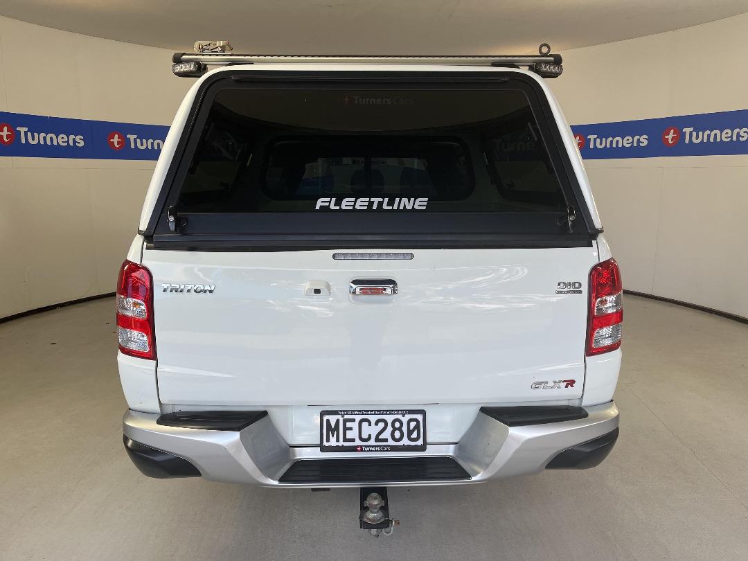 Photo '6' of Mitsubishi Triton