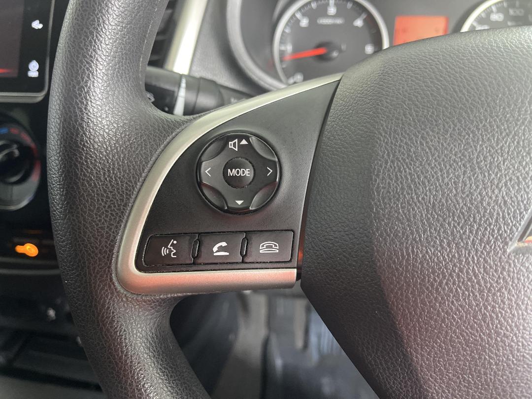 Photo '24' of Mitsubishi Triton