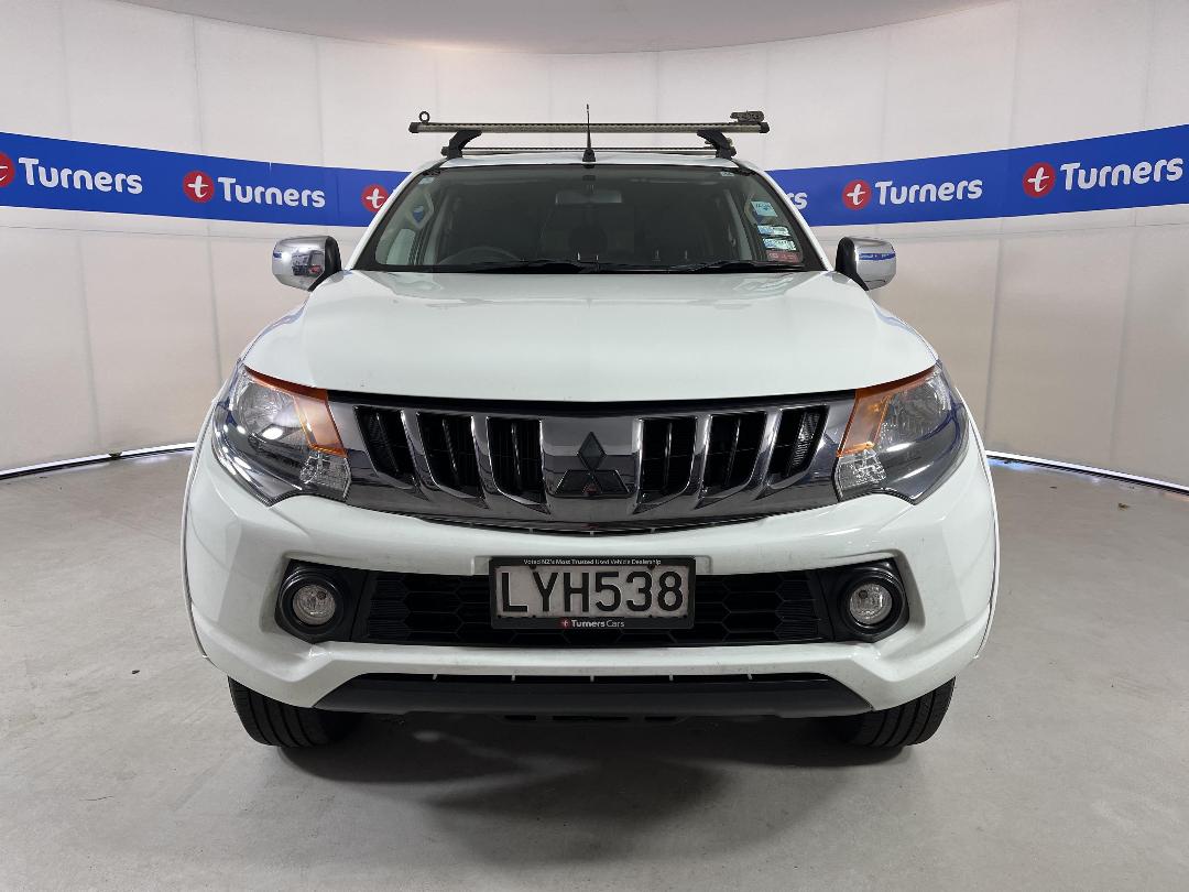 Photo '2' of Mitsubishi Triton