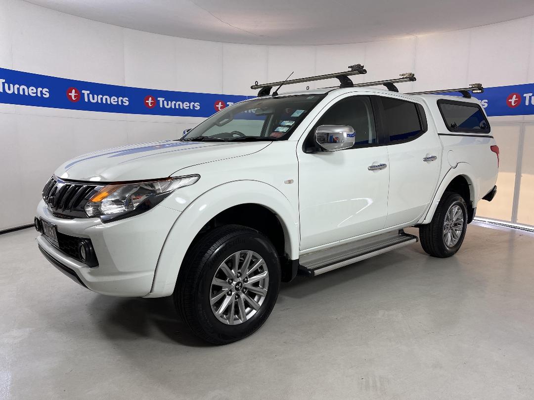 Photo '4' of Mitsubishi Triton