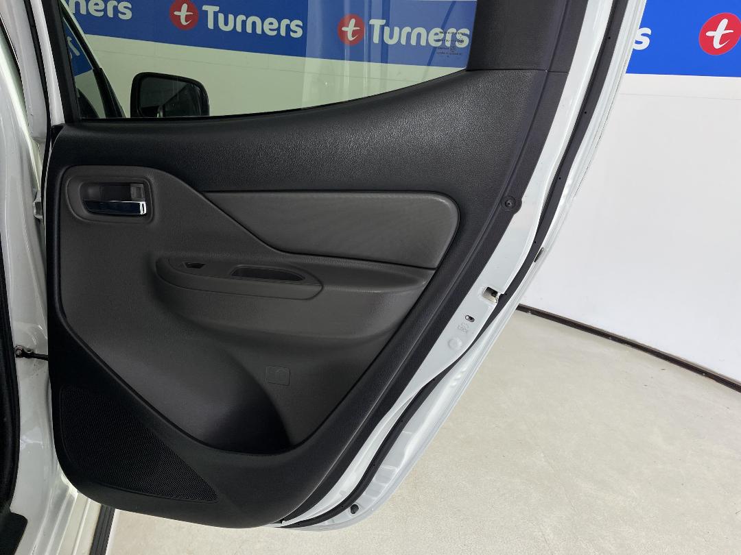 Photo '19' of Mitsubishi Triton