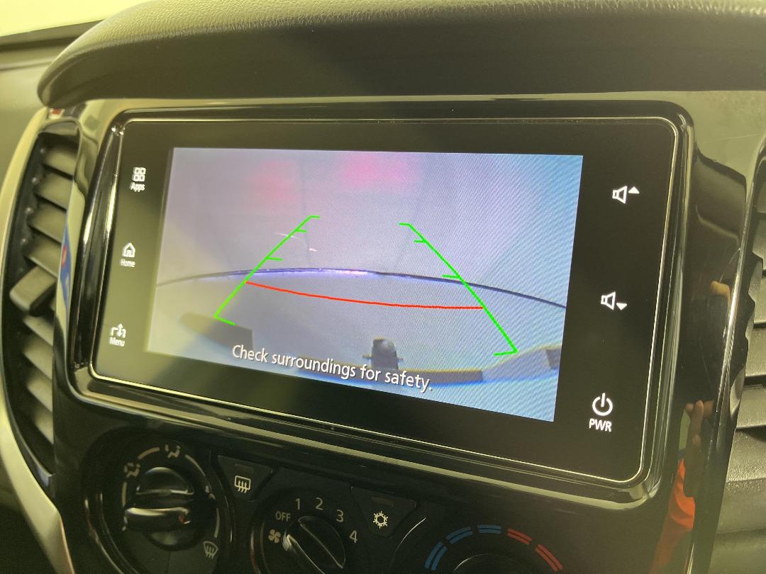 Photo '23' of Mitsubishi Triton