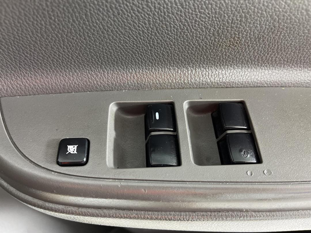 Photo '27' of Mitsubishi Triton