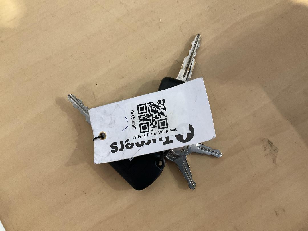 Photo '22' of Mitsubishi Triton