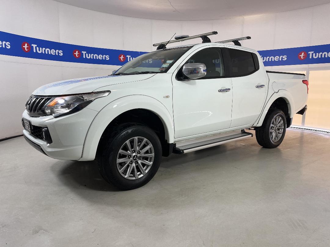 Photo '4' of Mitsubishi Triton