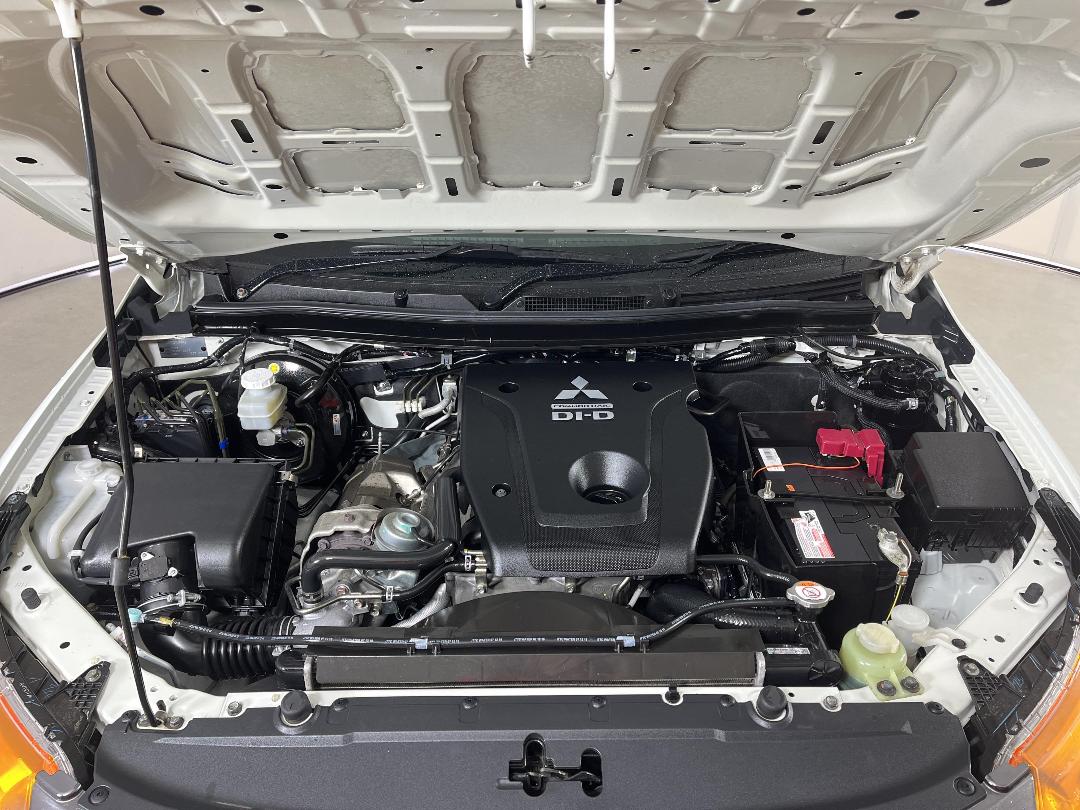 Photo '13' of Mitsubishi Triton