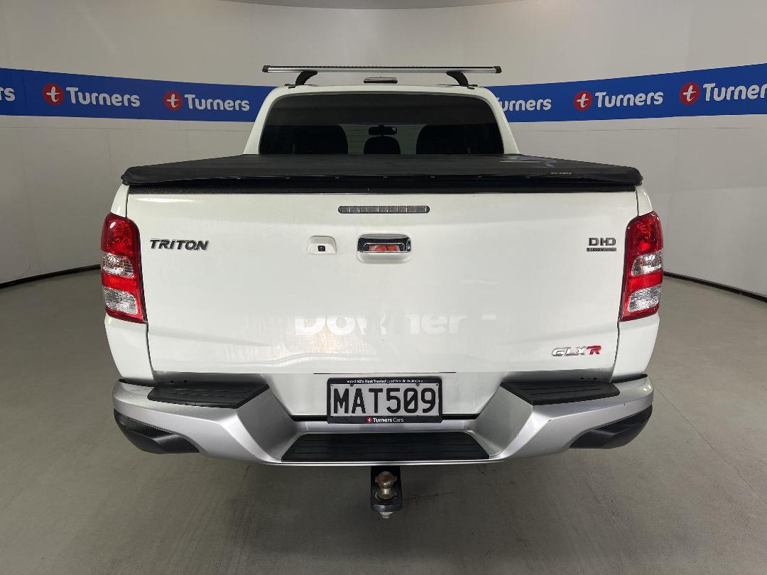 Photo '6' of Mitsubishi Triton