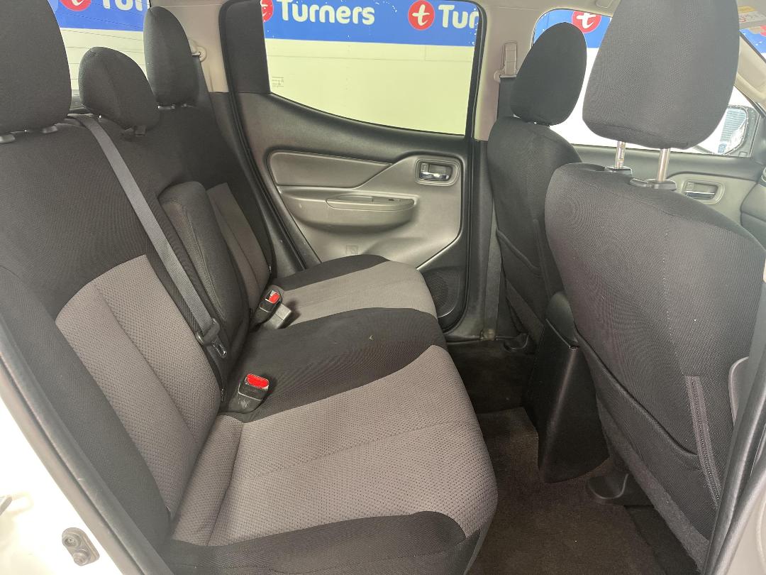 Photo '20' of Mitsubishi Triton