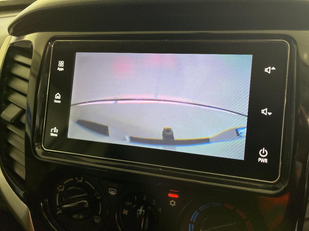 Photo '23' of Mitsubishi Triton