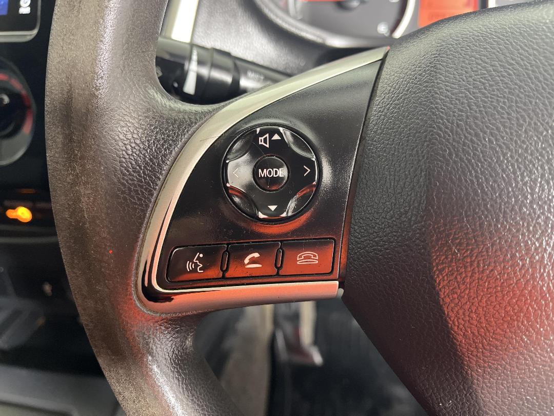 Photo '24' of Mitsubishi Triton