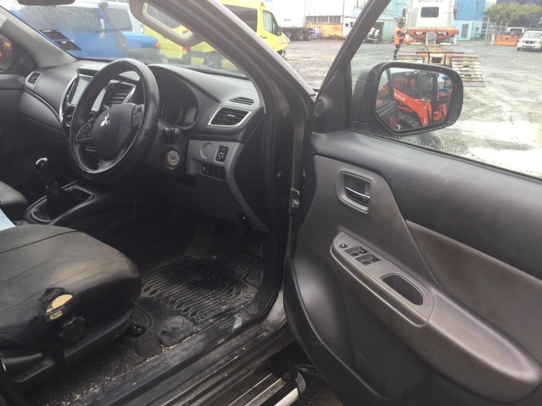 Photo '4' of Mitsubishi Triton DC Glxr 6MT