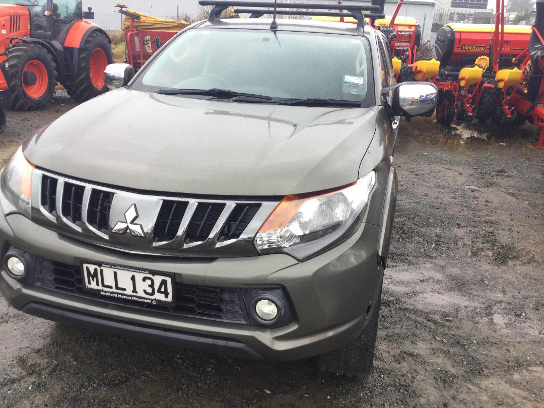 Photo '18' of Mitsubishi Triton DC Glxr 6MT