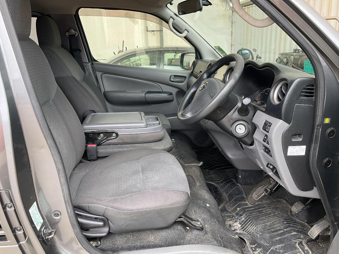 Photo '9' of Nissan Caravan NV350 Photo '9' of Nissan Caravan NV350