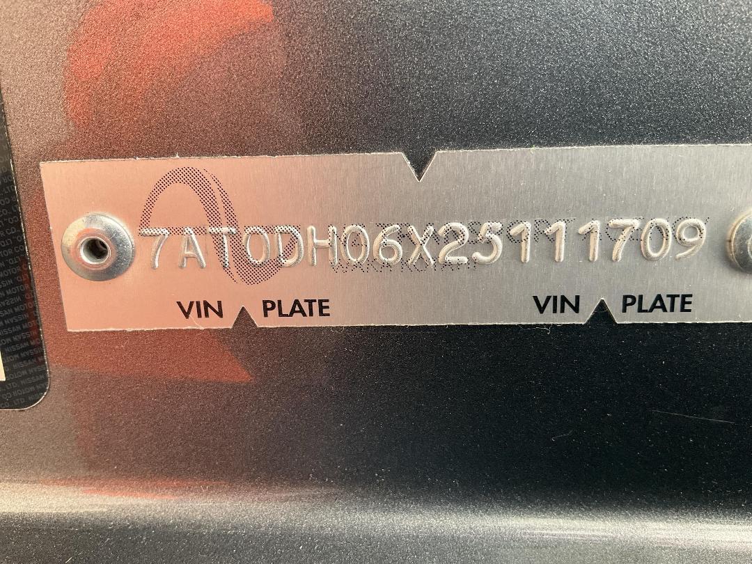 Photo '14' of Nissan Caravan NV350 Photo '14' of Nissan Caravan NV350