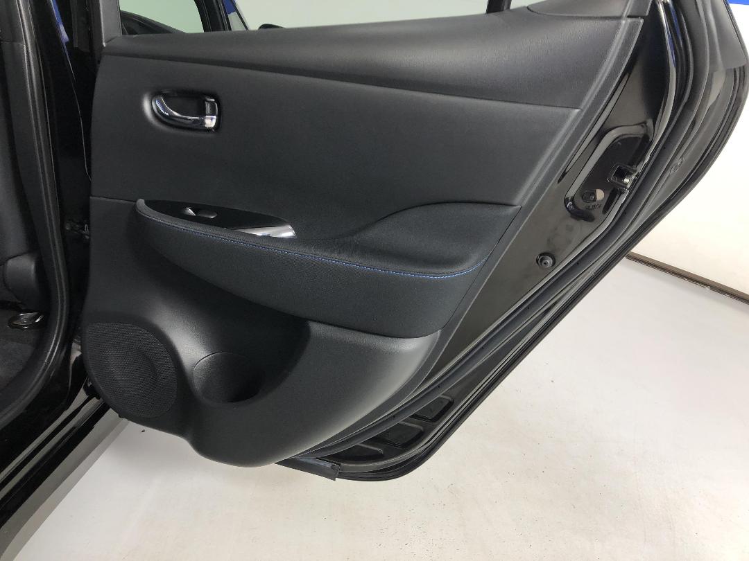 Photo '19' of Nissan Leaf