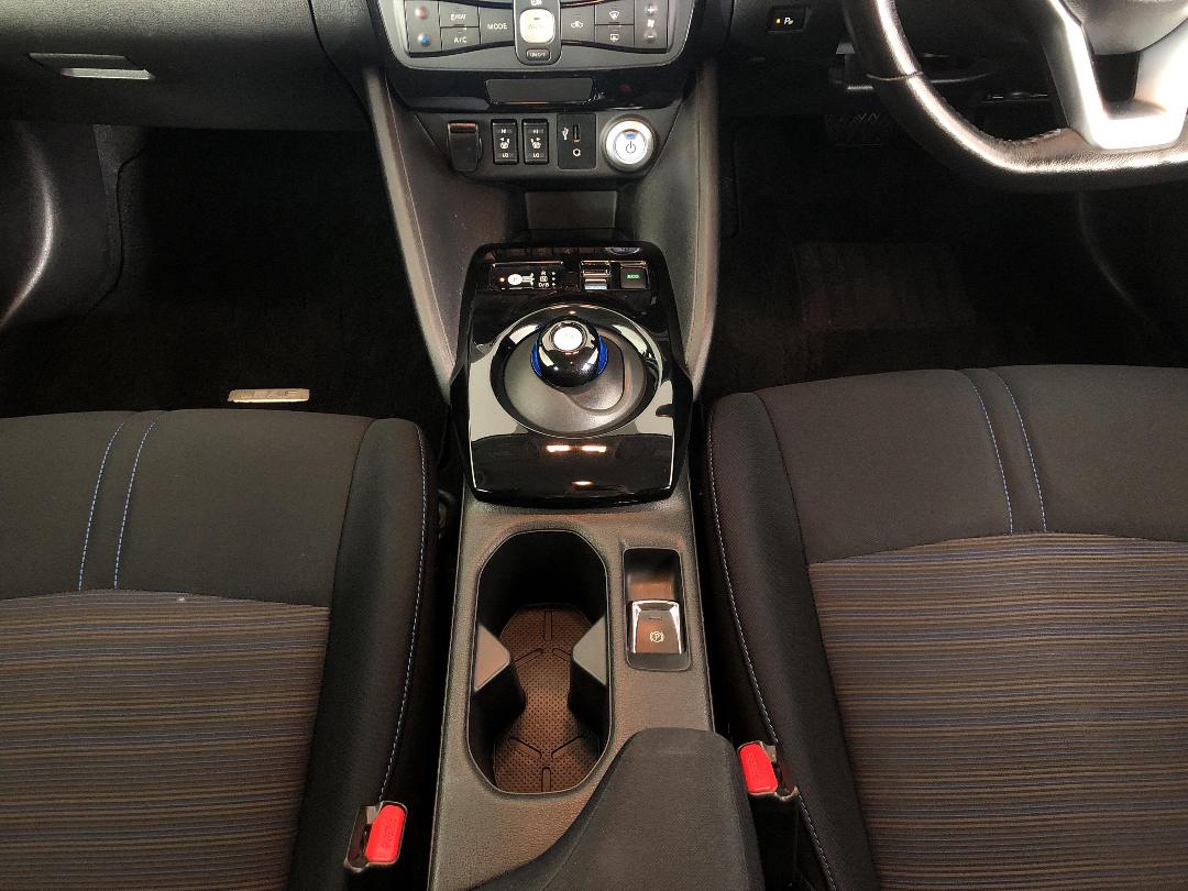 Photo '18' of Nissan Leaf