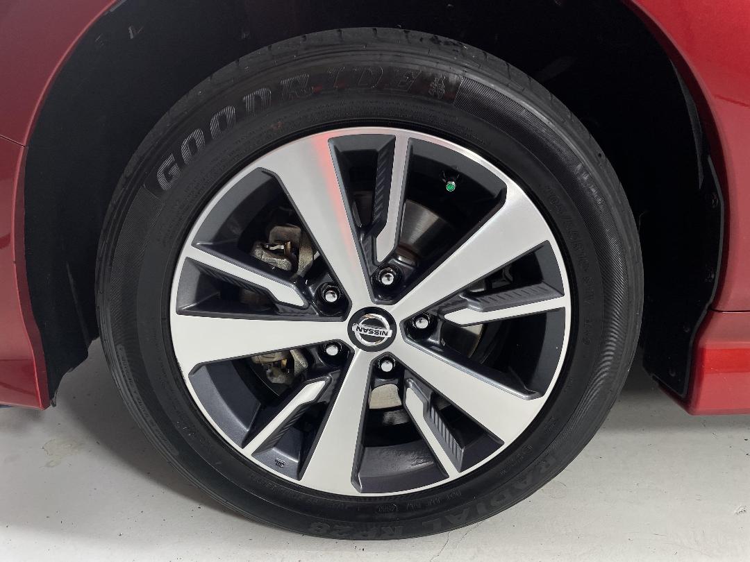 Photo '10' of Nissan Leaf