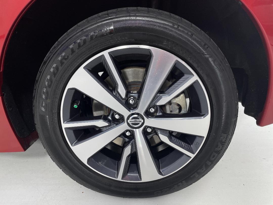 Photo '11' of Nissan Leaf