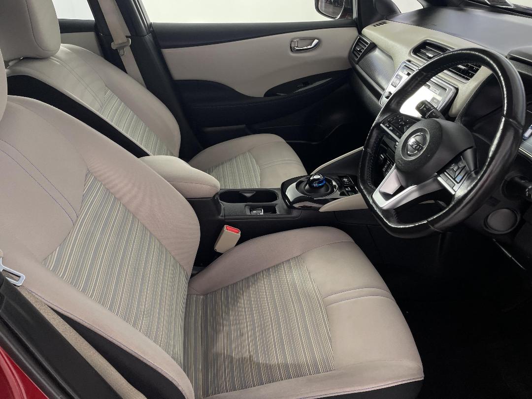 Photo '16' of Nissan Leaf