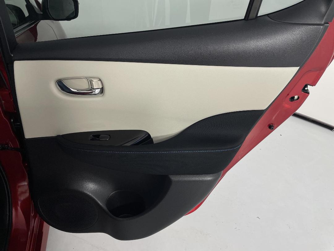 Photo '19' of Nissan Leaf