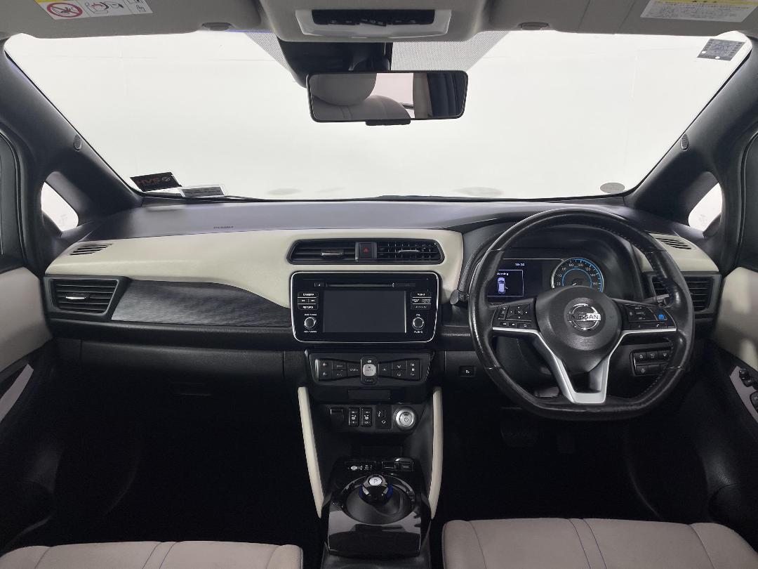 Photo '17' of Nissan Leaf