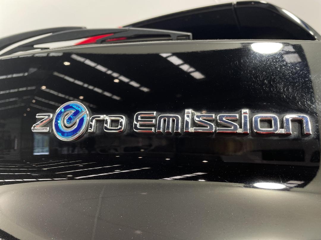 Photo '28' of Nissan Leaf