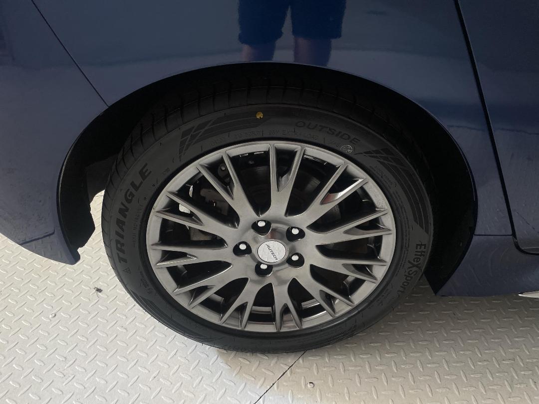 Photo '12' of Nissan Leaf