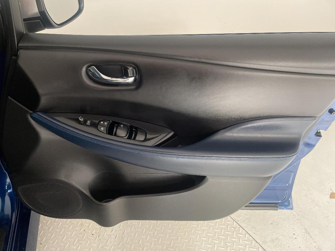 Photo '15' of Nissan Leaf