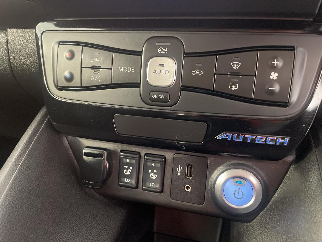 Photo '30' of Nissan Leaf