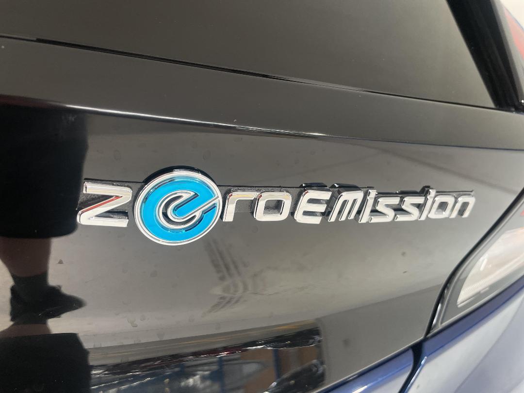 Photo '37' of Nissan Leaf