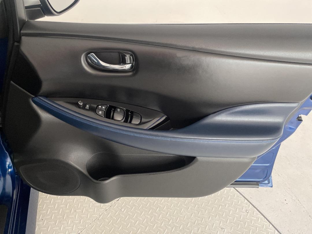 Photo '15' of Nissan Leaf