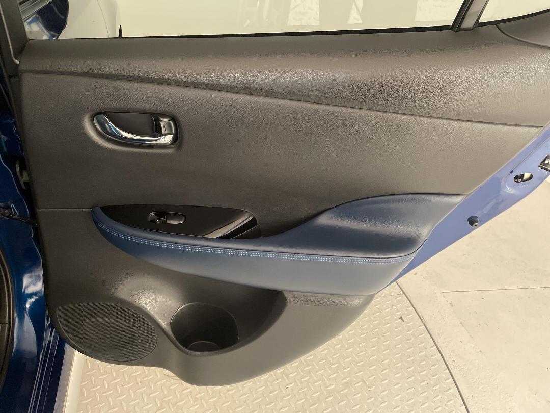 Photo '19' of Nissan Leaf